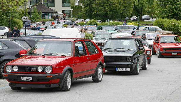 Hunderte Autofahrer ließen am Kahlenberg die Motoren heulen