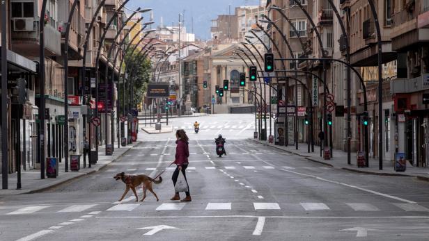 Leere Straße in Murcia, Spanien