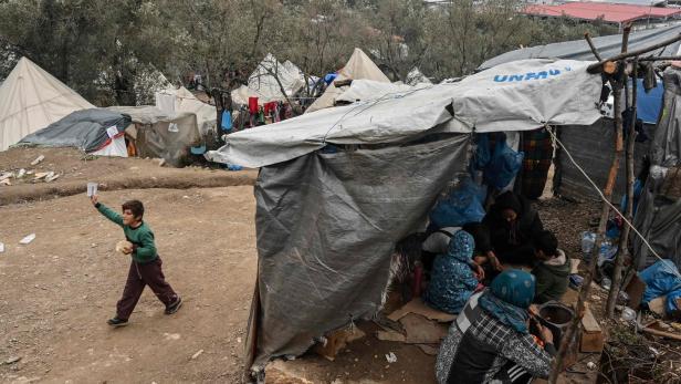 "Unerträgliche Zustände": Neos für Aufnahme von Flüchtlingen