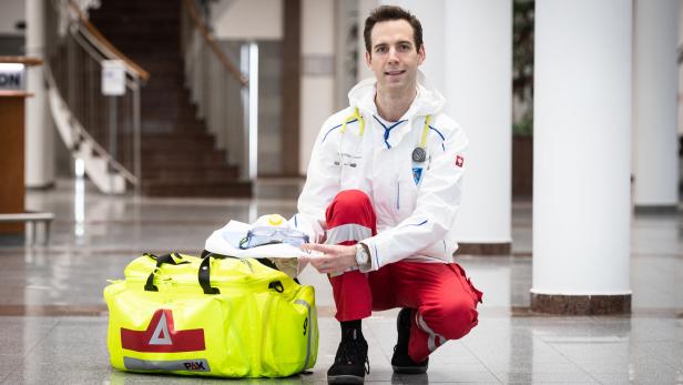 Der Mediziner Andreas Burger arbeitet beim Ärztefunkdienst Wien.