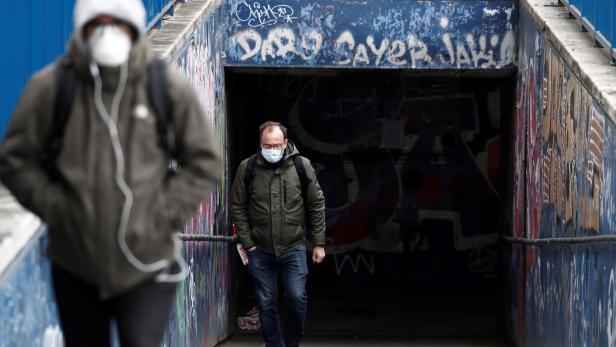 Lieferung für Italien: Tschechien und Polen kassierten angeblich Masken und Beatmungsgeräte ein