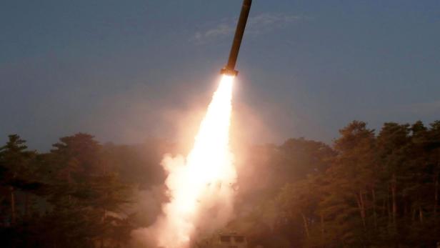 Nordkorea feuerte Rakete Richtung Japanisches Meer 