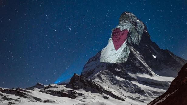 Video: Kunstinstallation auf dem Matterhorn