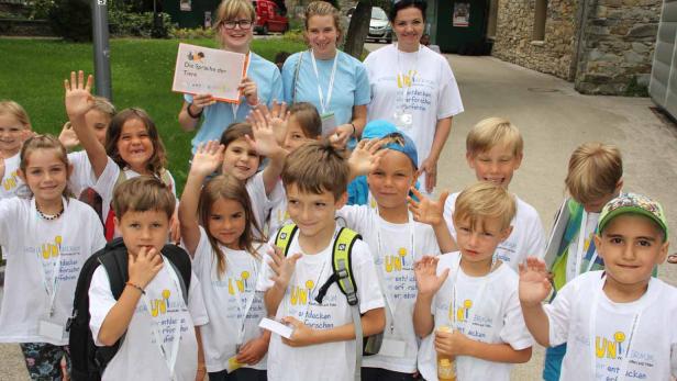 Studierende im Waidhofener KinderUNIversum