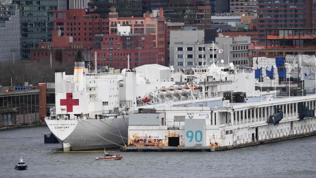 Ärger in New York: Marine-Lazarettschiff steht leer - wegen Bürokratie
