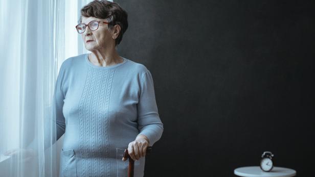 Strikte Isolation für ältere Menschen: Nicht alle sehen darin ein praktikables Mittel, um Senioren zu schützen.