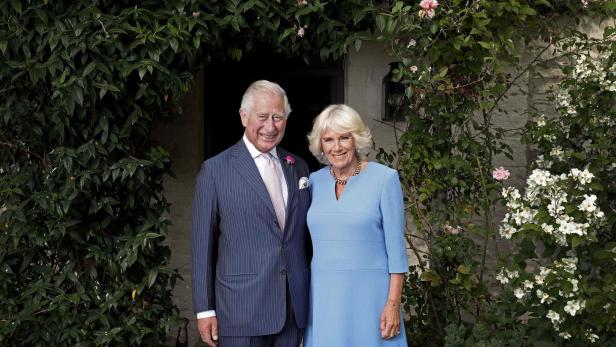 Prinz Charles und Camilla nach Isolation wieder vereint