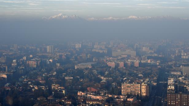 Laut Analysen des europäischen Joint Research Centre sind mehr als 70 Prozent der jährlichen Stickstoffdioxid-Emissionen in Mailand auf den Verkehr zurückzuführen.