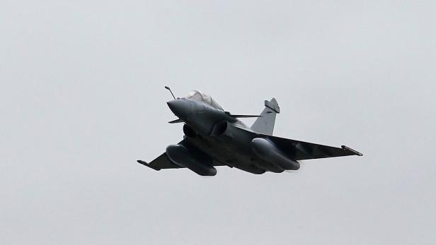Franzose schoss sich versehntlich mit Schleudersitz aus Militärflugzeug