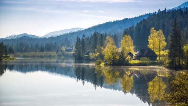 Zu den Seen um Mariazell gibt es oft Geschichten und manchmal sind die schauderhaft. Aber dem verträumten Hubertussee in der Walstern liegt eine schöne Liebesgeschichte zugrunde.