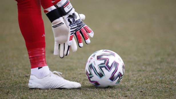 Verordnung erlaubt Training: Fußball mit zwei Metern Abstand
