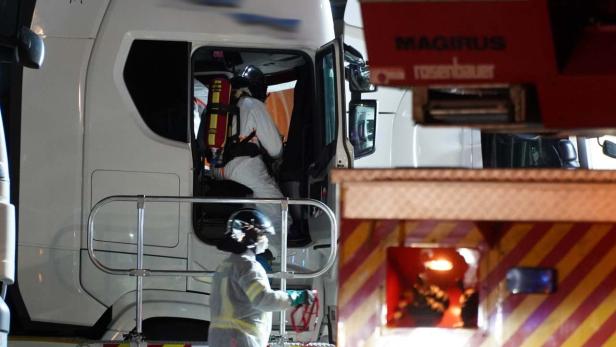 Schockfund am Autobahnrastplatz: Lkw-Fahrer lag tot im Fahrzeug