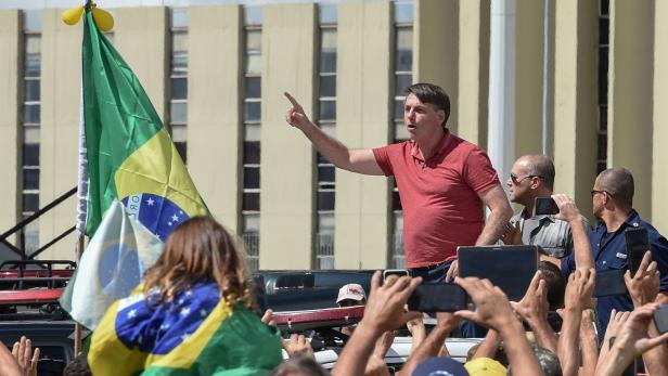 Präsident Bolsonaro trat jüngst bei einer Demo auf, auf der de facto zum Putsch aufgerufen wurde