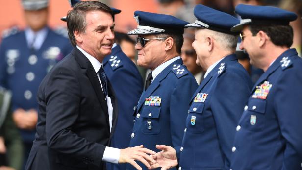 Bolsonaro oder die Generäle - wer in Brasilien die Macht hat