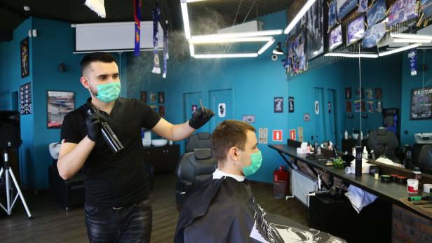 Neue Regeln beim Friseur: Ohne Maske kein Haarschnitt