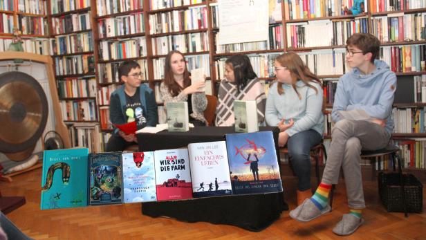 Fünf junge Buch-Expert_innen kürten (im Vorjahr) ihre Lieblingsbücher - Empfehlungen zum Welttag des Buches (23. April)