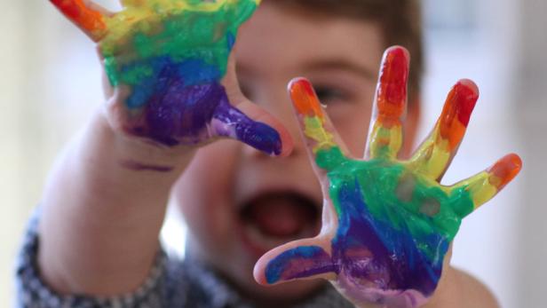 Fingerfarben und Hausparty: Royale Kinder trotzen Krisenstimmung
