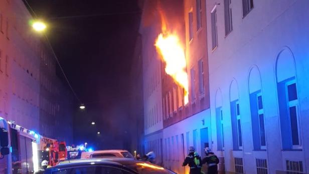 Wiener Wohnung in Flammen: 20 Personen gerettet
