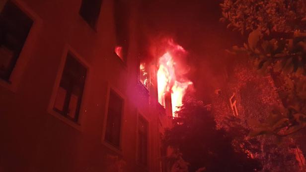 Wohnungsbrand in Wien: Bewohnerin rettete sich ins Stiegenhaus