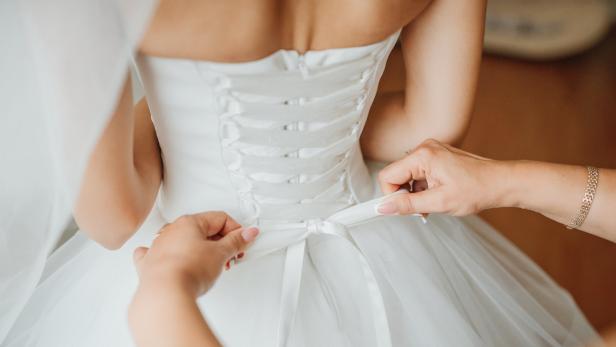 Große Hochzeit abgesagt: Was tun mit dem Brautkleid?
