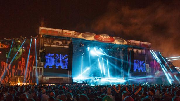 Star-Trek-Stimmung auf der Astronautenbühne: Die Chemical Brothers beschlossen mit futuristischer Lichtschow einen überaus starken ersten Frequency-Tag