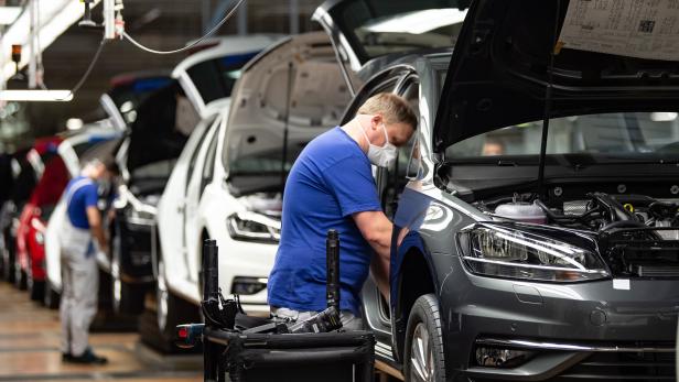 Autoverkauf bei VW brach in Deutschland im April um 67 Prozent ein