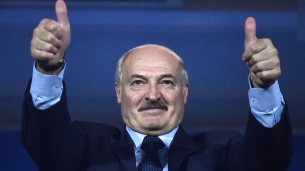 Er pfeift auf Corona: Weißrusslands Präsident lädt zu Militärparade
