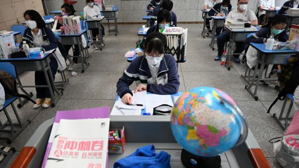 Schulen in Wuhan sind nach Monaten wieder geöffnet