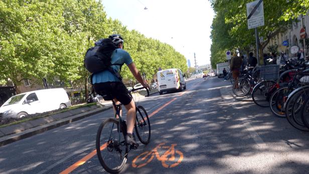 Neuer Pop-up-Radweg ab Dienstag in der Lassallestraße