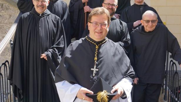 Abt Maximilian Neulinger für 12 Jahre bestätigt