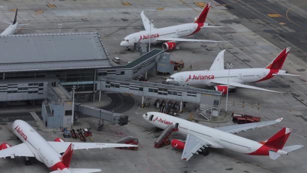 Avianca-Flugzeuge auf dem Airport El Dorado in Kolumbien.
