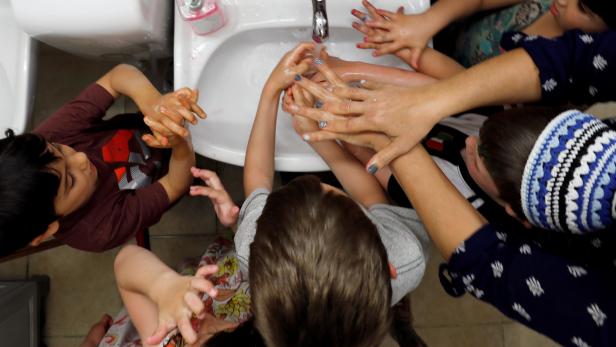 Ärzte rechnen mit mehr Hautschäden wegen häufigen Händewaschens