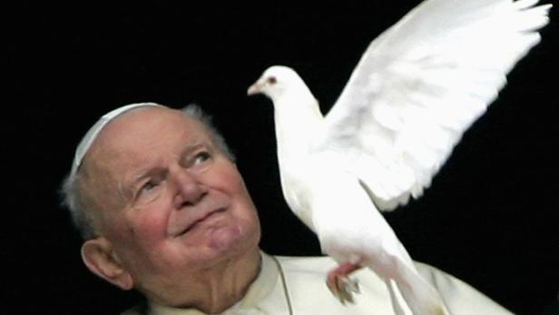 Papst Johannes Paul II. mit einer weißen Taube.