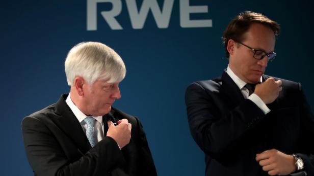 Der scheidende RWE-CEO Rolf Martin Schmitz (l.) und designierte Nachfolger, Finanzchef Markus Krebber (r.) in Essen im September 2019.