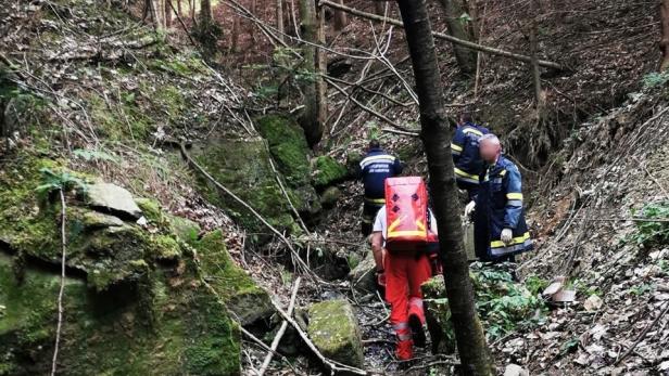 NÖ: Zehnjähriger stürzte in die Tiefe