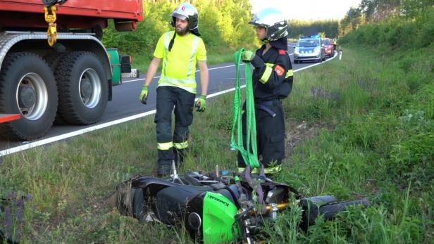 Wildwechsel: Reh lief Biker auf der S6 ins Motorrad