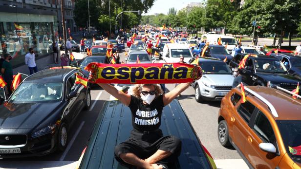 Auto-Demo in Madrid wegen Corona