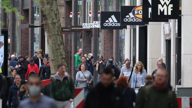 Shoppers at the city center of Hamburg