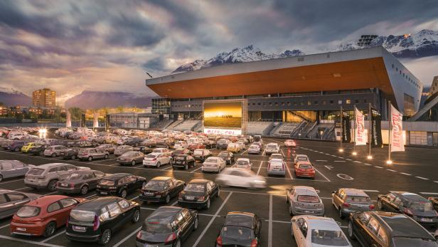 Am 29. Mai 2020 startet hinter der Olympiaworld in Innsbruck Tirols erstes Autokino. Visualisierung