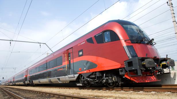 Panik in Railjet: Mann bedrohte Passagier mit Akku-Schrauber