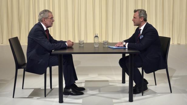 Alexander Van der Bellen und Norbert Hofer bei der ATV-Debatte am 15. Mai 2015.