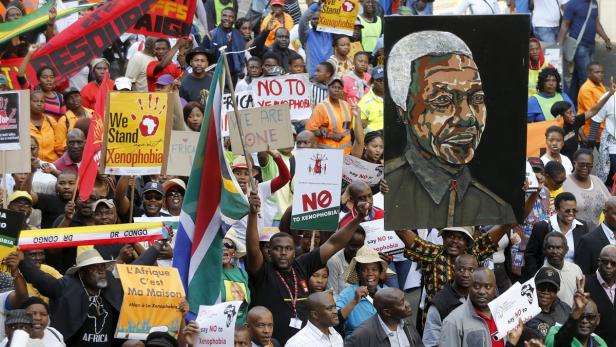 Demonstranten in Johannesburg: Für Beatrice Achaleke gibt es hier viel zu tun