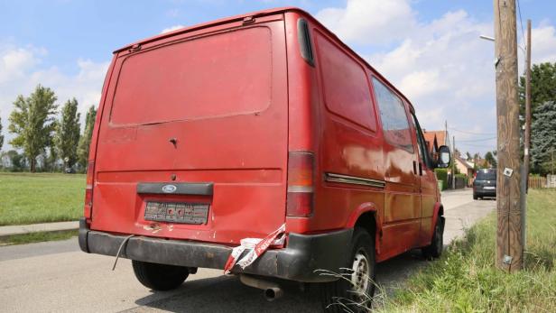 Auf der S1 fiel der desolate Wagen der Schlepper den Beamten auf.