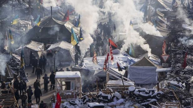 Das Protest-Dorf mitten in der ukrainischen Hauptstadt Kiew: Die Demonstranten trotzen Polizei und Kälte und fordern den Rücktritt von Präsident Viktor Janukowitsch