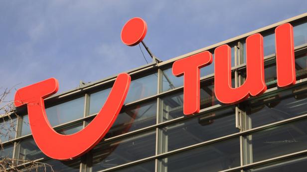 TUI storniert weitere Reisen, die Aktie bricht ein
