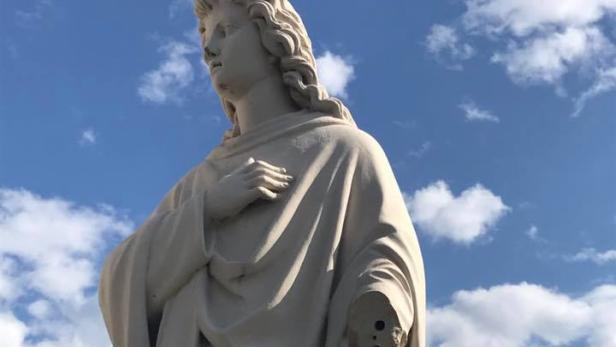 Neusiedl am See: Heiligenfigur am Kalvarienberg beschädigt