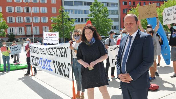 Tiroler ÖVP-Landesvize beschimpft WWF-Vertreterin vor laufender Kamera