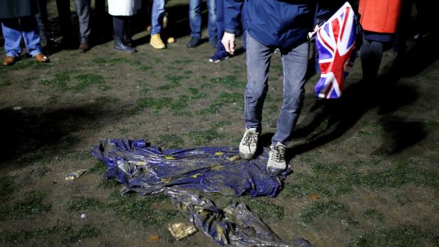 Deutschland: Wer die EU-Flagge verunglimpft, dem droht nun Haft