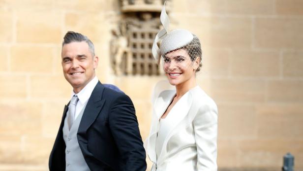 Robbie Williams mit seiner Ehefrau Ayda Field bei der Hochzeit von Prinzessin Eugenie