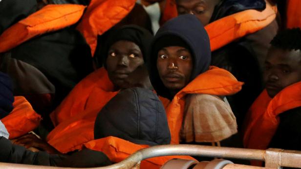 Drei EU-Länder wollen Malta Migranten abnehmen